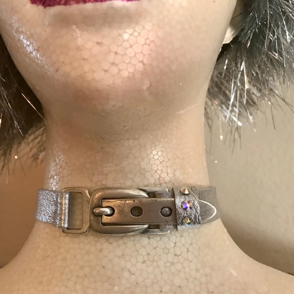 Leather choker